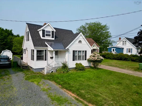 33 Riverside Ave, Colchester, NS B2N 4G2