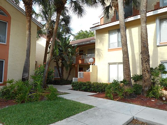 2nd image of 1057 Coral Club Dr #1057