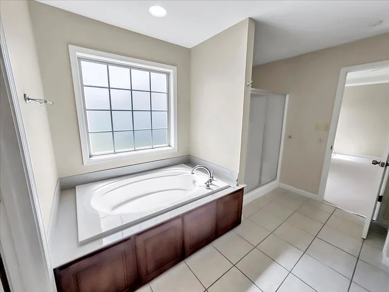 331 Amanda Dr — Photo 22