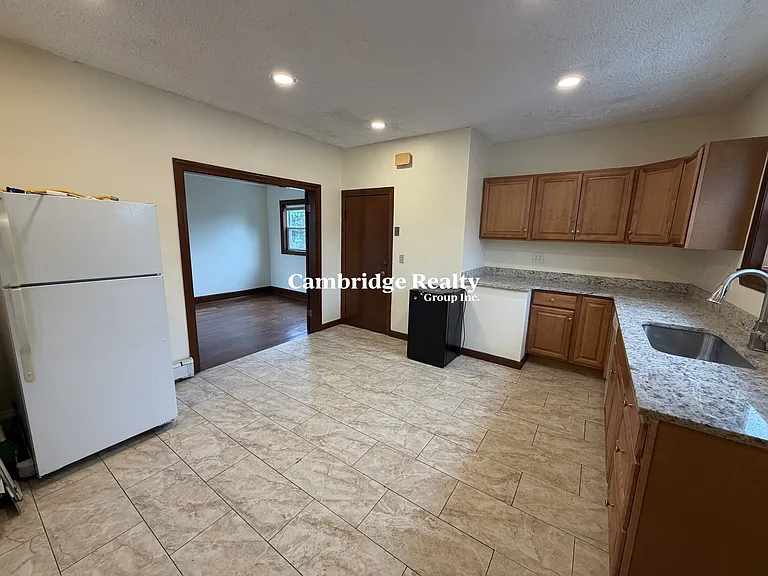569R Main St #2R — Photo 4