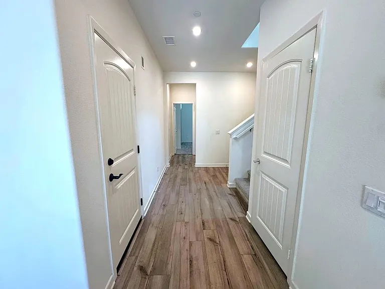 1014 W Buttercup Ln — Photo 9