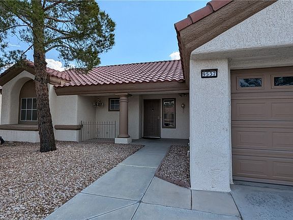 3rd image of 9537 Ruby Hills Dr