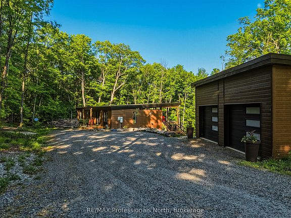 4th image of 1011 Old Cottage Rd