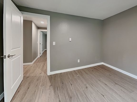 3rd image of 1105 S Woodlawn St APT 2