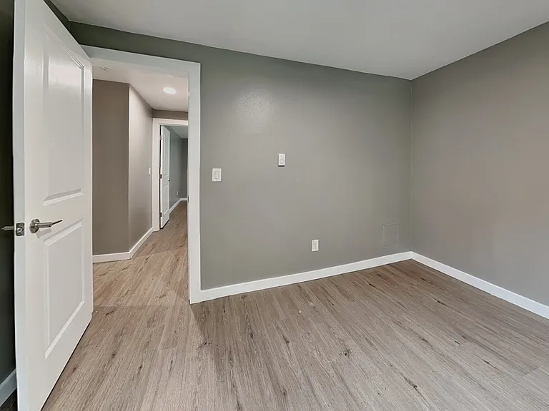 1105 S Woodlawn St #2 — Photo 3