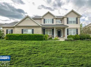 1202 Broad Creek Rd, Bloomington, IL 61704