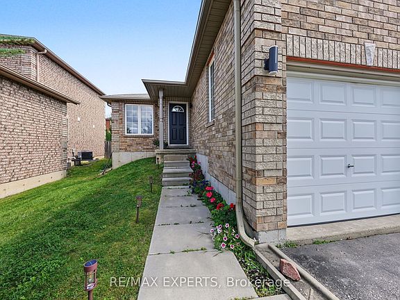 4th image of 17 Michelle Dr