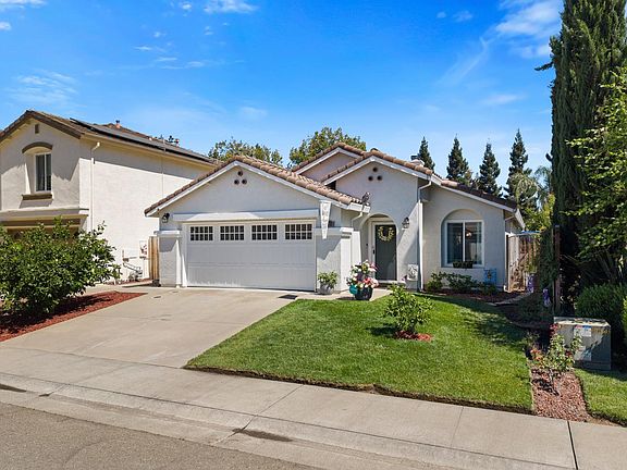 2nd image of 3418 Sweet Pea Way