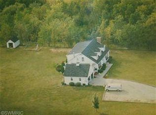 8244 Walnut Ln SE, Alto, MI 49302