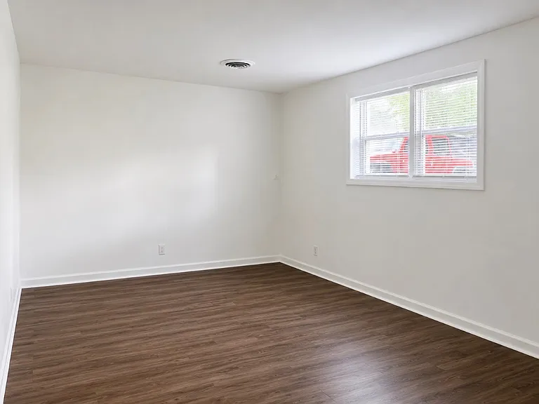 7108 N 39th St — Photo 5