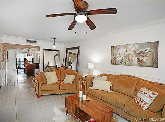 Home For Sale In Victoria Park