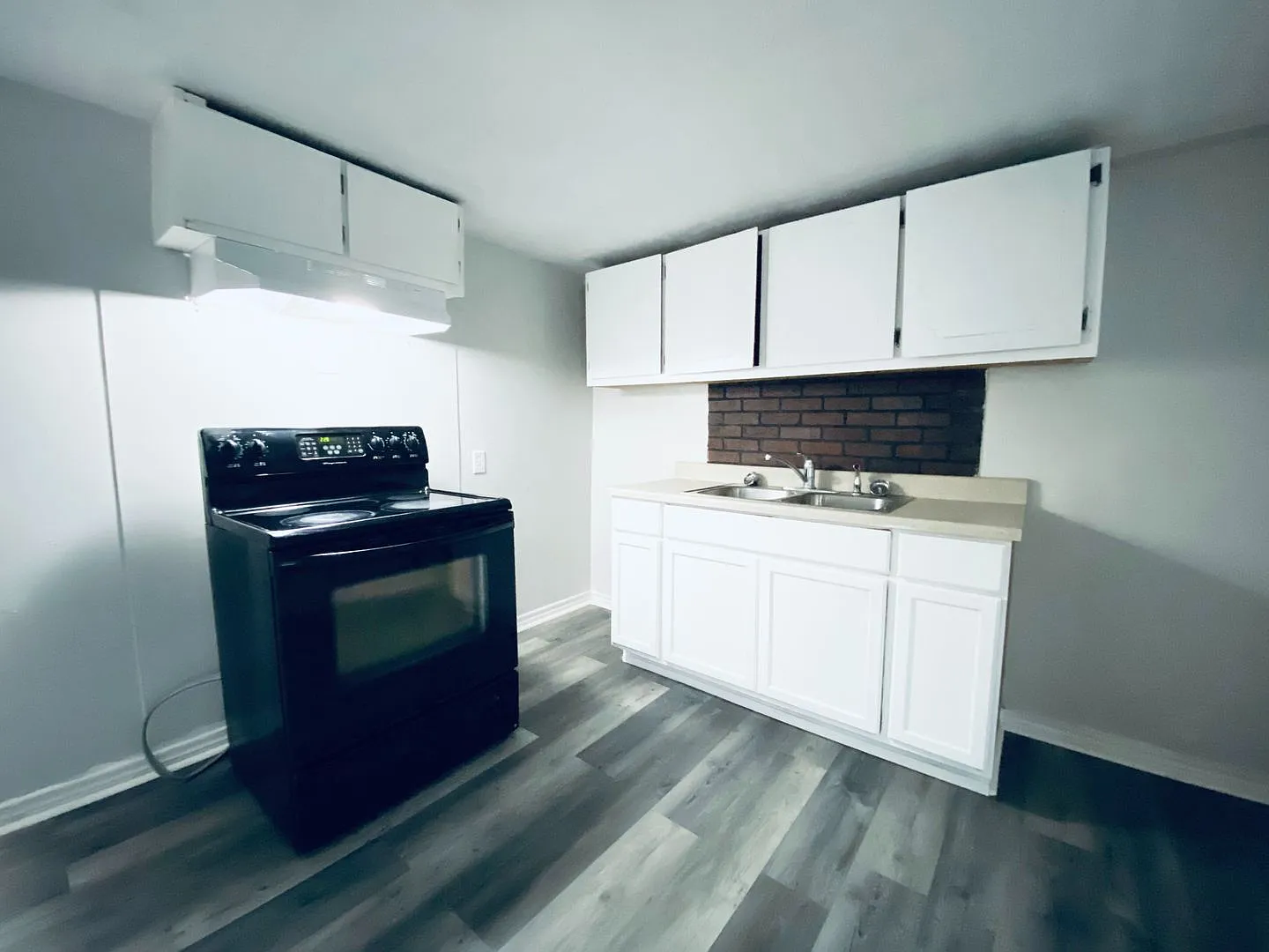 Cute Efficiency Home Available Now — Photo 3