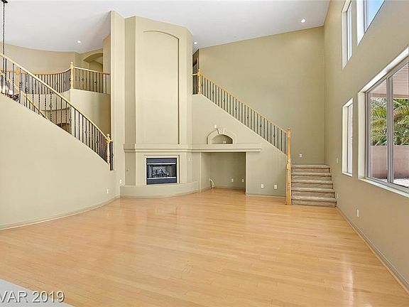 3rd image of 10085 Maymont St