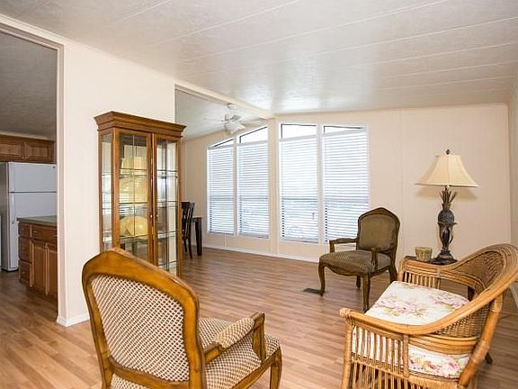 4th image of 433 Royal Tern Dr