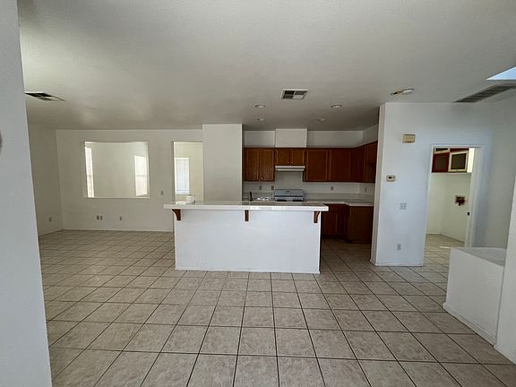 3rd image of 11064 Orchard Pl