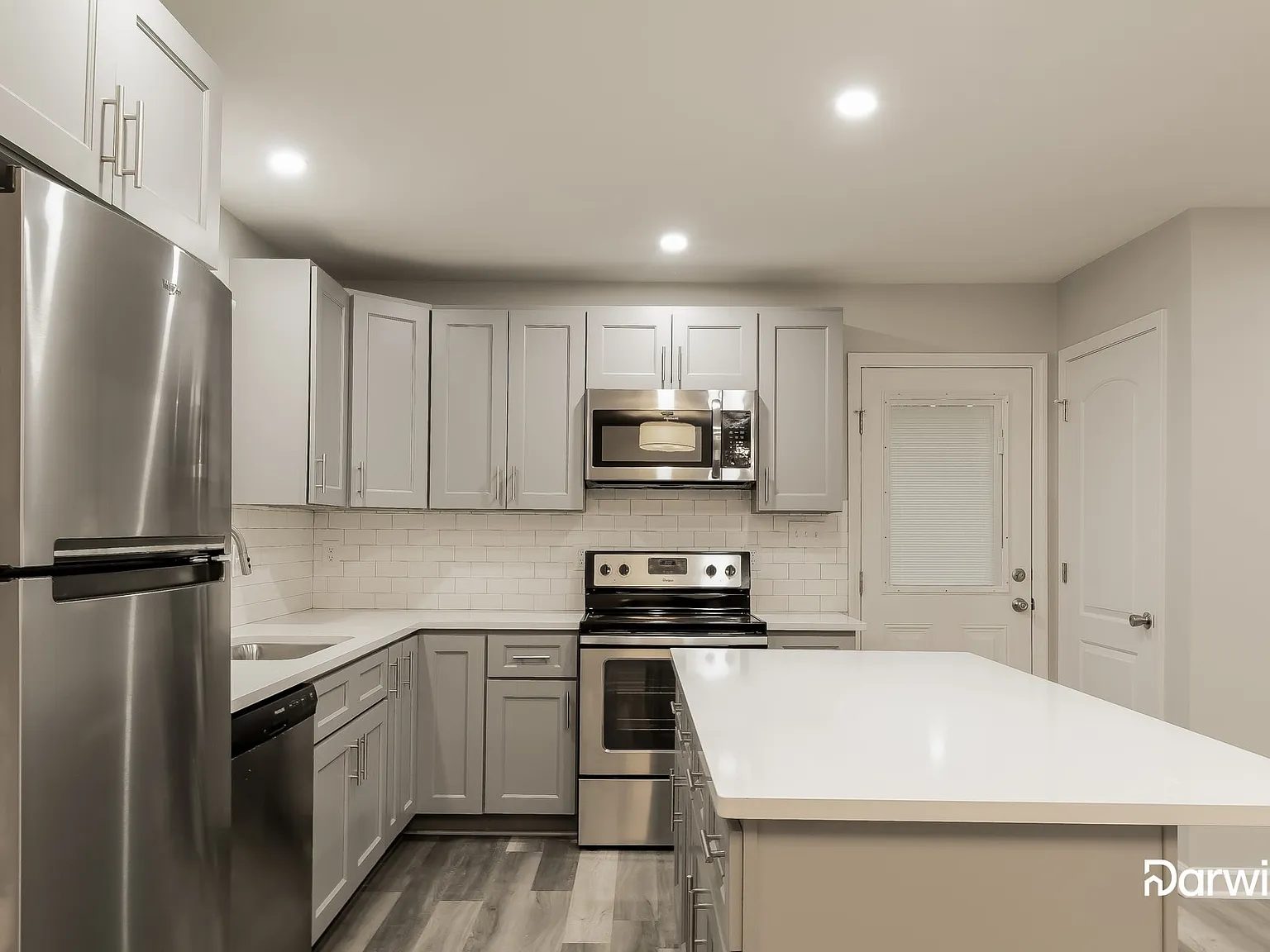 4 bed, 3.0 bath, 2324 sqft, $2,490 — Photo 2