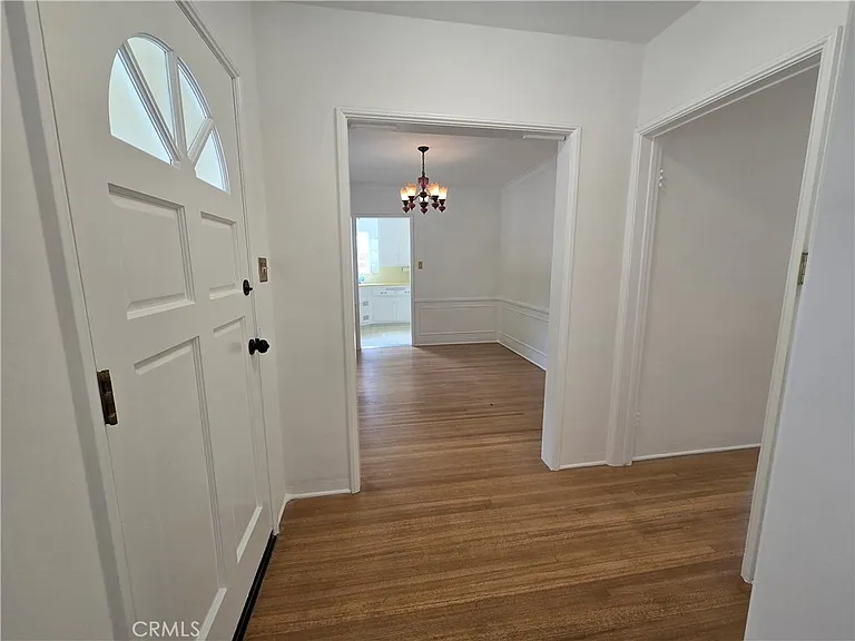 240 Euclid St — Photo 9