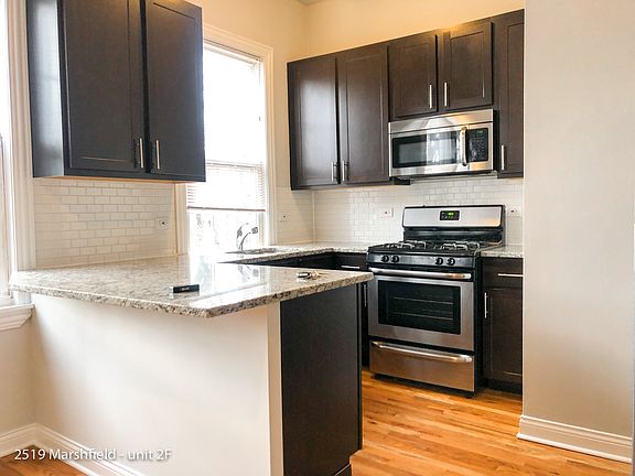 3rd image of 2519 N Marshfield Ave #1711440
