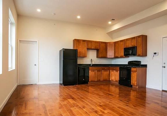 2nd image of 5020 Pentridge St APT 202