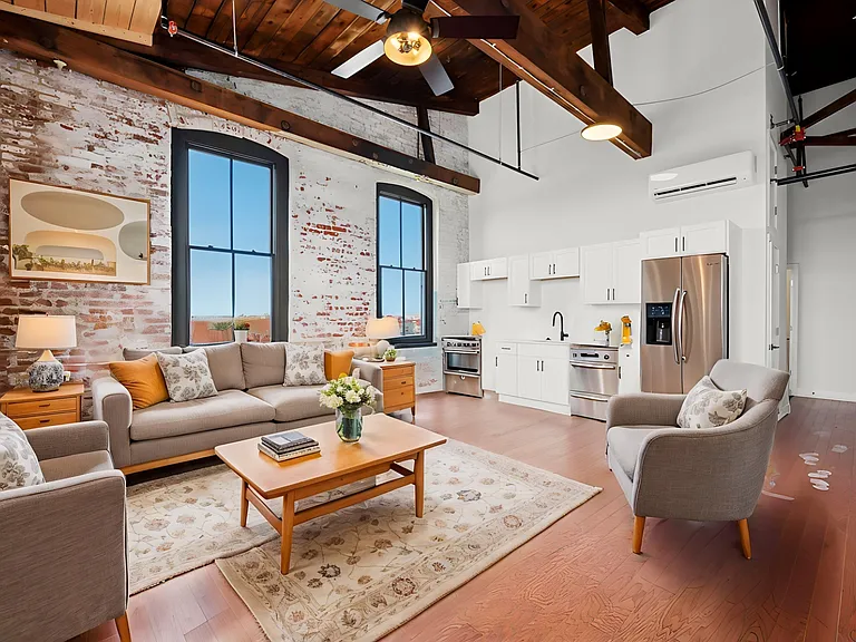Hancock Lofts — Photo 36