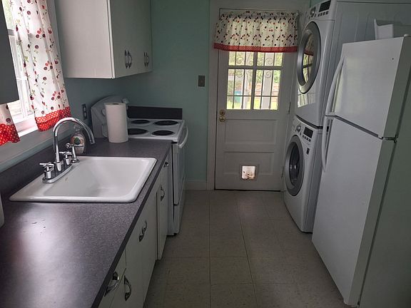 2nd image of 807 W 47th St
