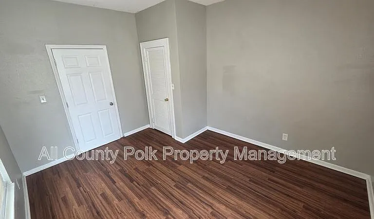 601 SE 2nd St — Photo 8