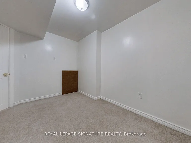 138 Sun King Cres — Photo 39