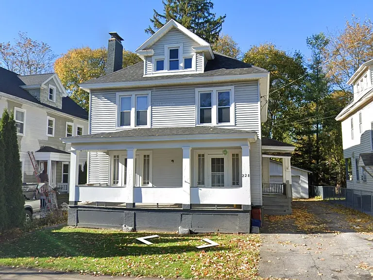228 Cambridge St — Photo 22