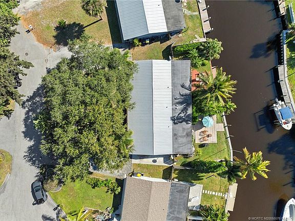 5th image of 2446 SW Hideaway Lane