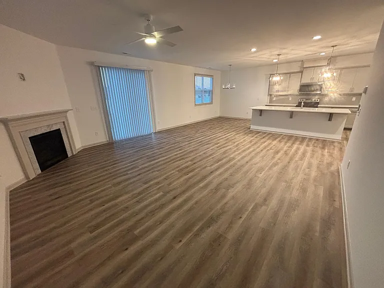 332 Everette Ave — Photo 3