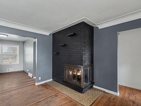 2nd image of 11894 Portage Rd