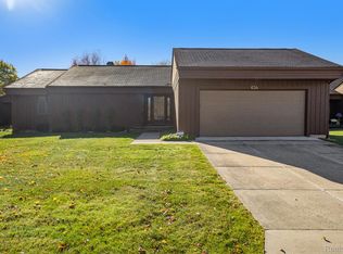 634 Applegate Ln, Grand Blanc, MI 48439