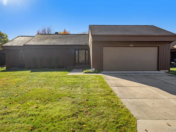 634 Applegate Ln, Grand Blanc, MI 48439