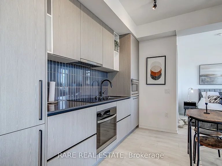 1285 Dupont St #1305 — Photo 4