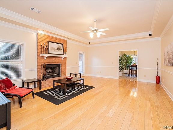 3rd image of 130 Wood Vale Dr