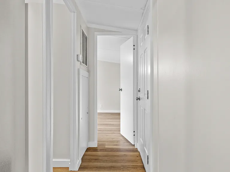 206 Primrose Rd — Photo 17