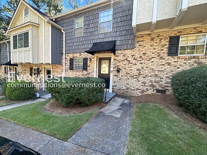 806 Vestavia Villa Ct