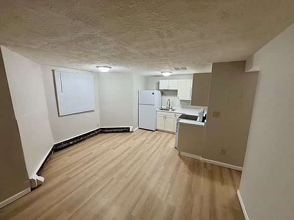 3rd image of 112 N Prairie Ave #4