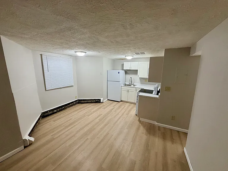 112 N Prairie Ave #4 — Photo 3