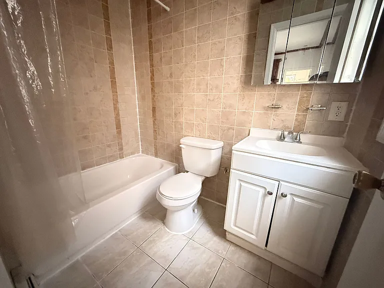 16 Woodlawn Ave #3E — Photo 10