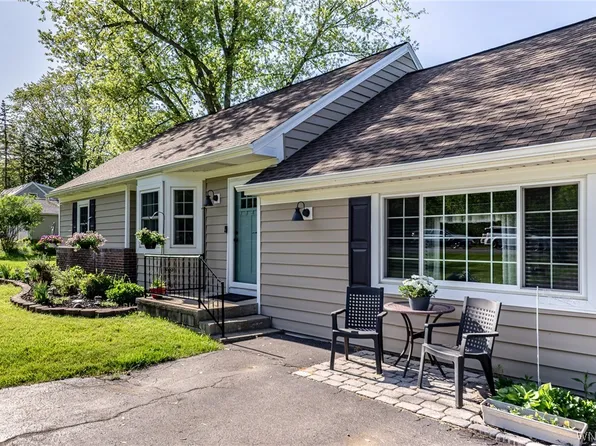 1541 Billington Rd, East Aurora, NY 14052