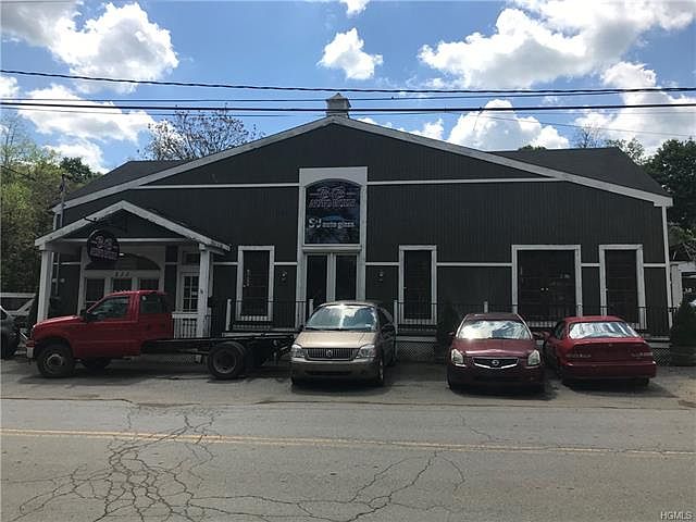 1st image of 211 Railroad Ave