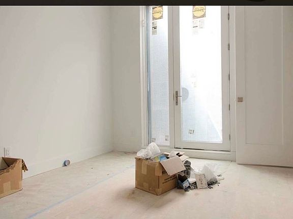 5th image of 127 Troutman St