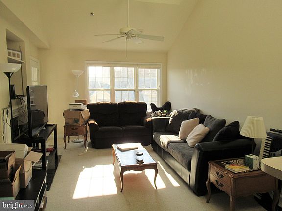 5th image of 1321 N Adams Ct APT 408