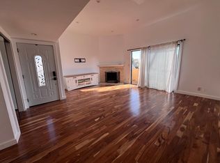 17220 Chatsworth St UNIT 6, Granada Hills, CA 91344