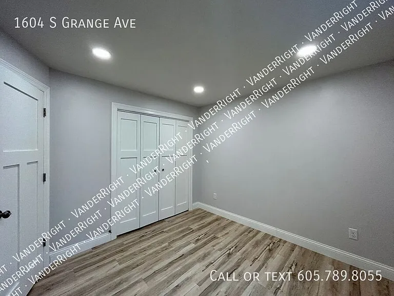 1604 S Grange Ave — Photo 28