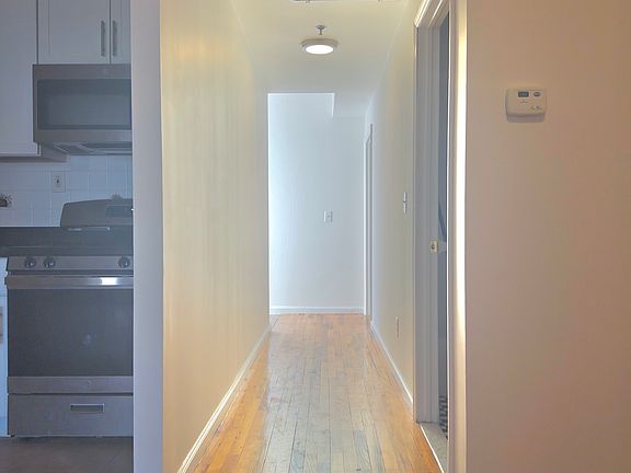 3rd image of 206 Meserole St APT 7