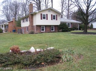 8632 Blackpool Dr, Annandale, VA 22003