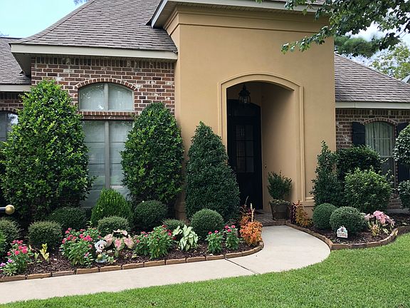 2nd image of 1006 Creek Ct