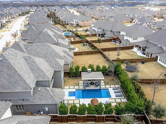 3rd image of 2217 Nassau Dr
